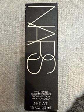 NARS Tinted Moisturizer: light 2 ALASKA #2312